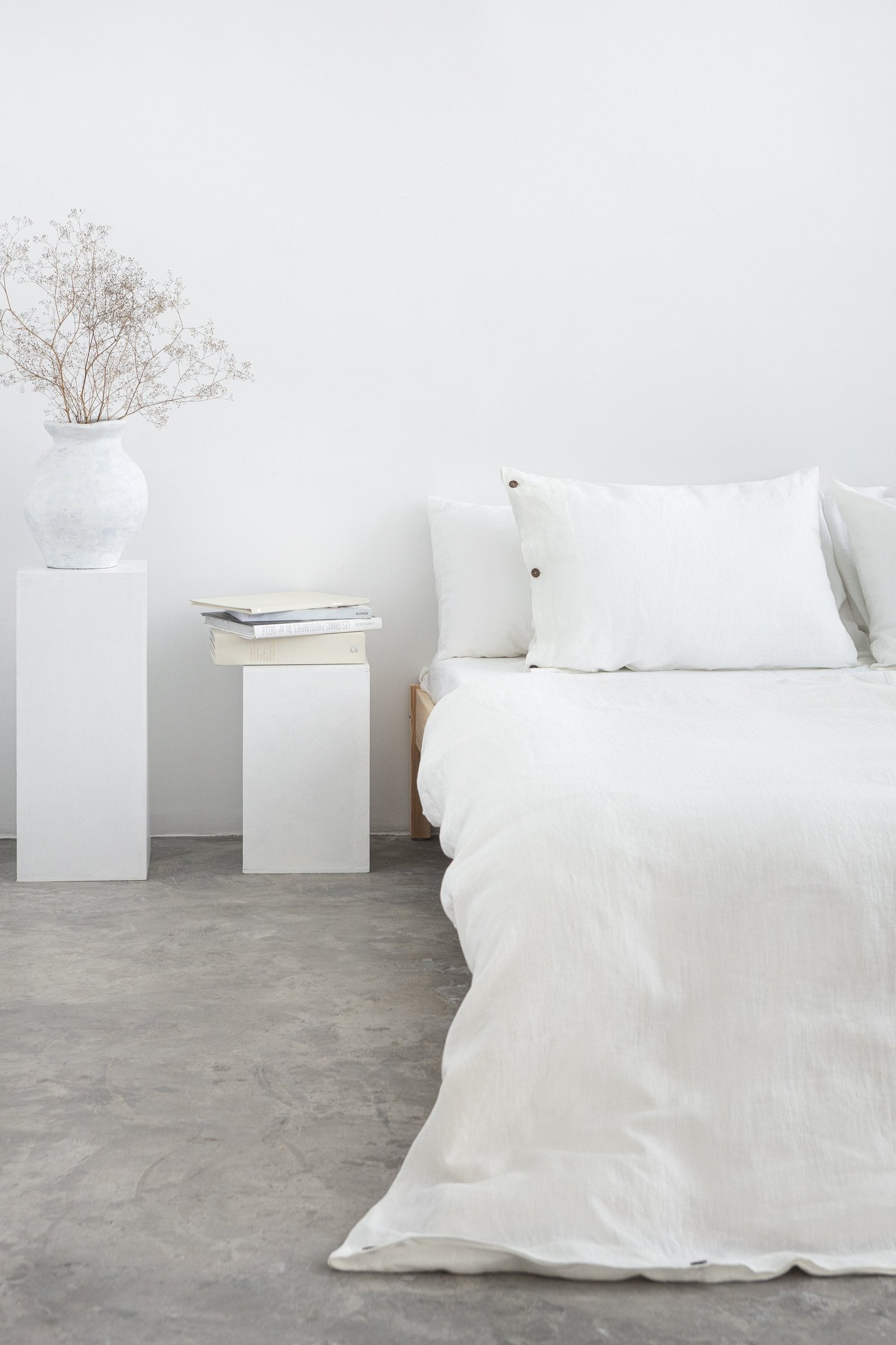 Linen Bedding Set with Ties in Pale Pink - Image 5