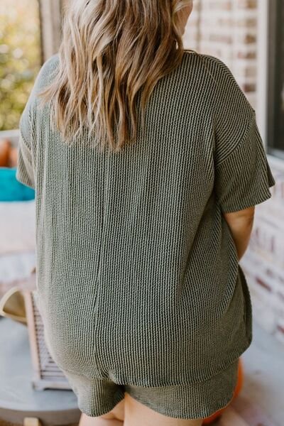 Plus Size Round Neck Top and Pocketed Shorts Set - Image 4